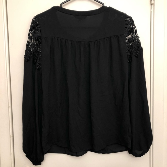 Express Blouse - Picture 3 of 5
